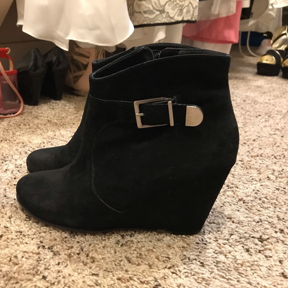 BCBG boots